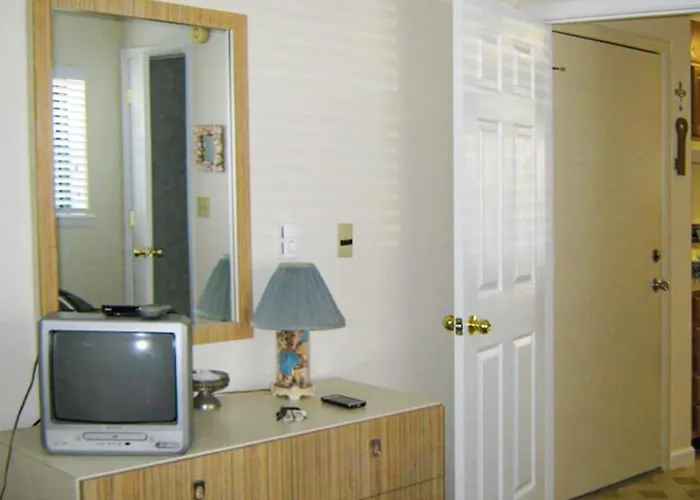 Apartment Sea Sands 101